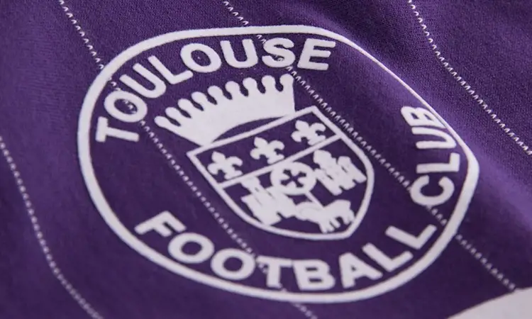 COPA lanceert jaren '80 retro voetbalshirts van Toulouse FC