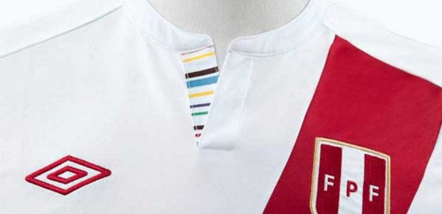 Peru_thuisshirt_2011_2014.jpg