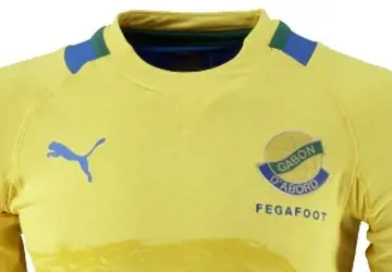 Gabon_voetbalshirts_2011_2013.jpg