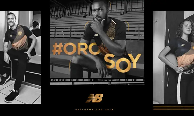 Costa Rica draagt zwart/goud voetbalshirt tijdens Gold Cup 2019