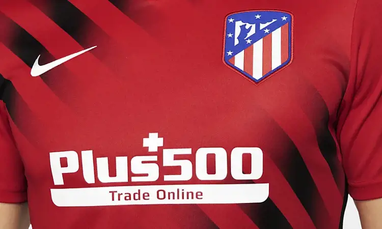 Atletico Madrid trainingsjack en warming-up shirt 2019-2020