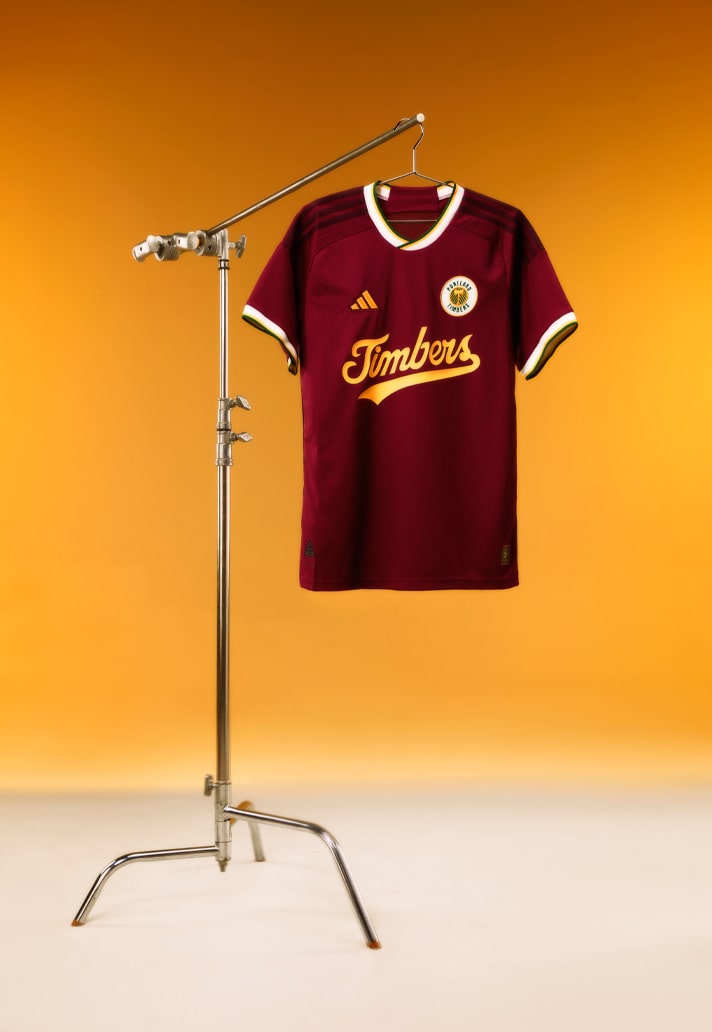 Portland Timbers 3e shirt 2024-2025 ode aan Clive Charles