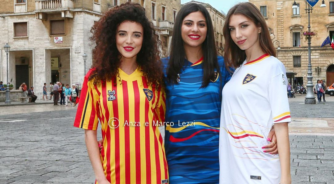 lecce-voetbalshirts-2019-2020.jpg