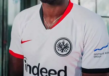 eintracht-frankfurt-shirt-2019-2020.jpg