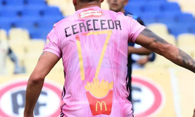 Het O'Higgins voetbalshirt met McDonald's