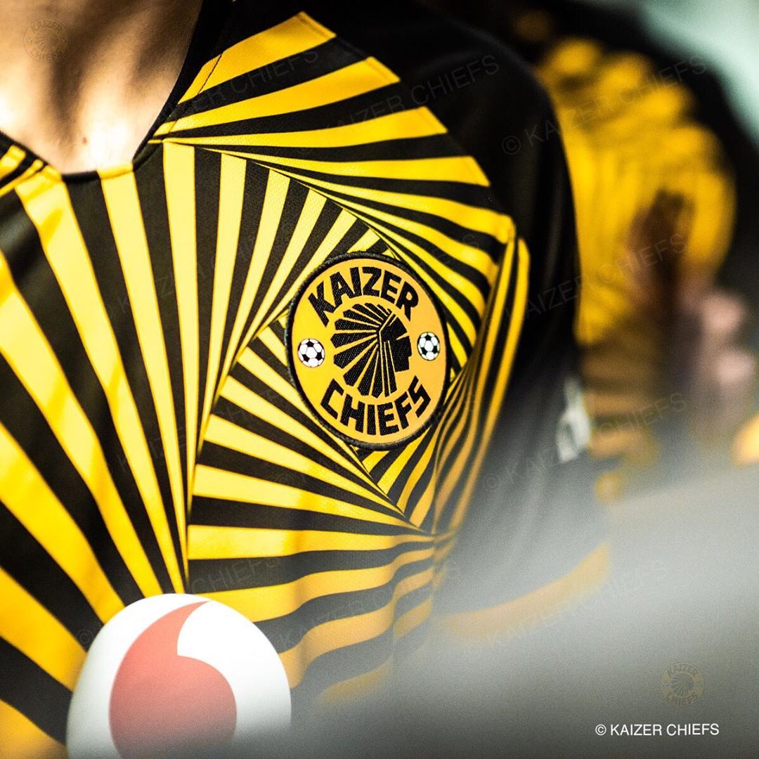 kaizer-chiefs-thuisshirt-2019-2020.jpg