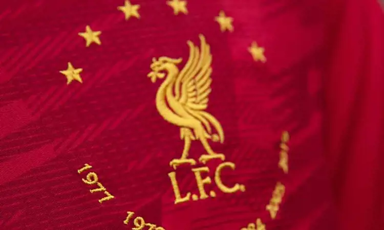 Het Liverpool Six Times voetbalshirt van New Balance
