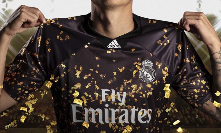 Geslagen vrachtwagen alcohol picknick Real Madrid EA Sports 4de voetbalshirt 2019-2020 - Voetbalshirts.com