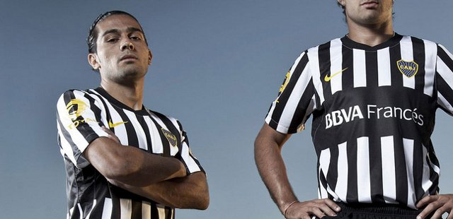 Boca_Juniors_Centenary_Shirt_2012_2013.jpg