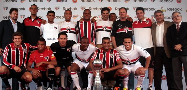 Sao_Paulo_voetbalshirts_2012.jpg