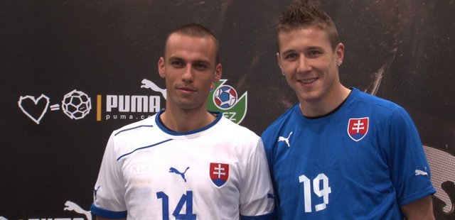 Slowakije_voetbalshirts_2012_2013.jpg