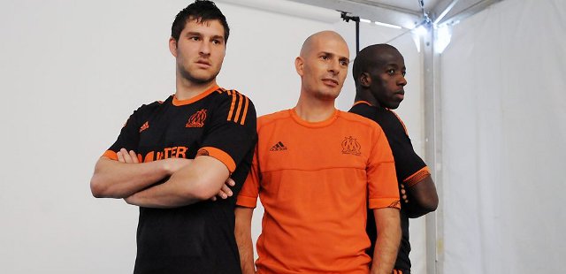Olympique_Marseille_3e_shirt_2012_2013.jpg
