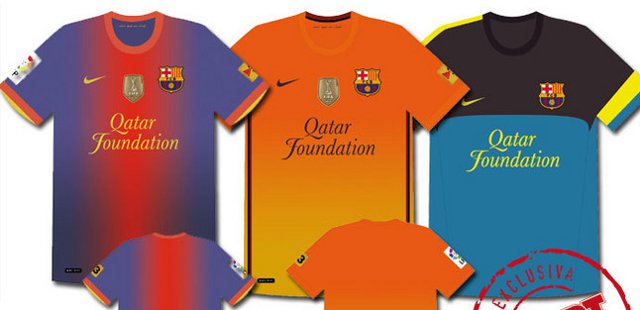 Barcelona_voetbalshirtS_2012_2013.jpg