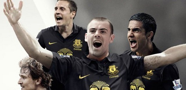 Everton_uitshirt_2012_2013.jpg