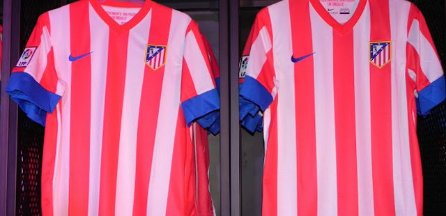Atletico_Madrid_thuisshirt_2012_2013.jpg