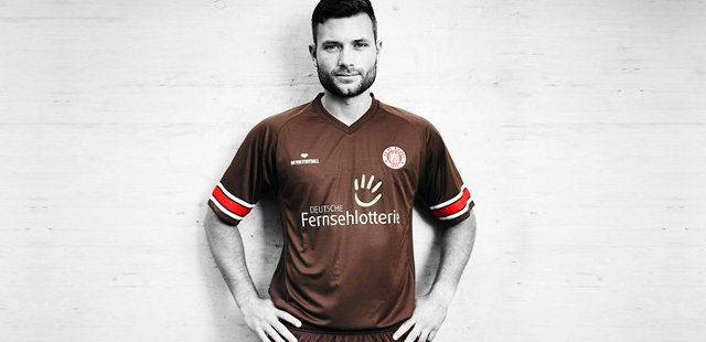 FC_Sankt_Pauli_thuisshirt_2012_2013.jpg