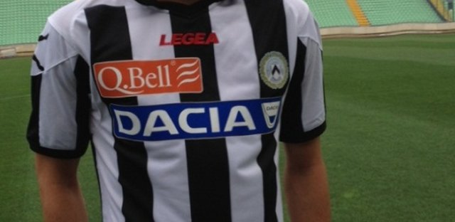 Udinese_voetbalshirts_2012_2013.jpg