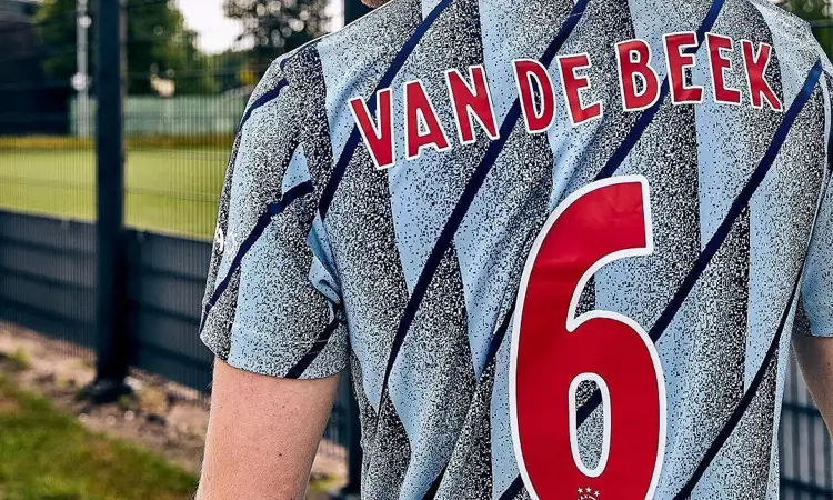 Officiële bedrukking Ajax uitshirt 2020-2021