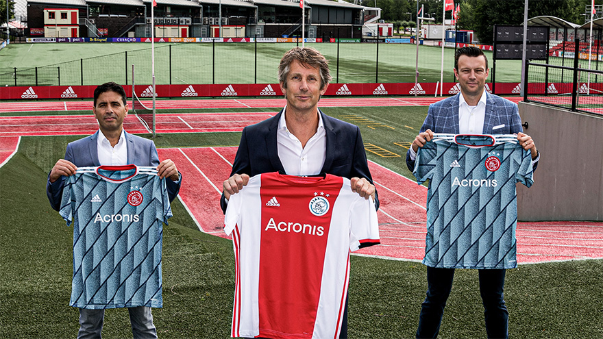 ajax-acronis-voetbalshirts.jpg