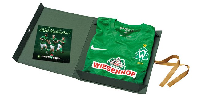 Werder_Bremen_Weihnahcten_voetbalshirt_2012_2013.jpg