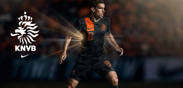 Nederlands_Elftal_uitshirt_2012_2013a(1).jpg