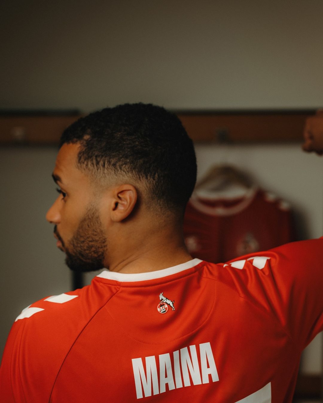 FC Köln voetbalshirts 2024-2025 geïnspireerd door stadion en shirts jaren '90