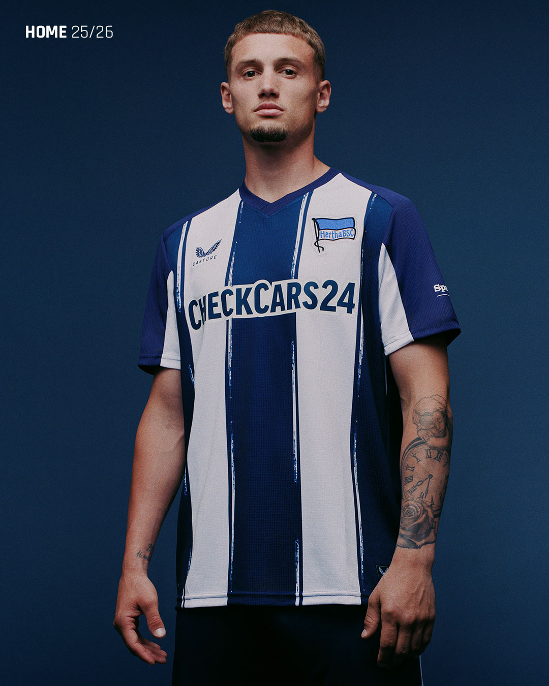 Dit zijn de Hertha BSC voetbalshirts 2025-2026 van Castore