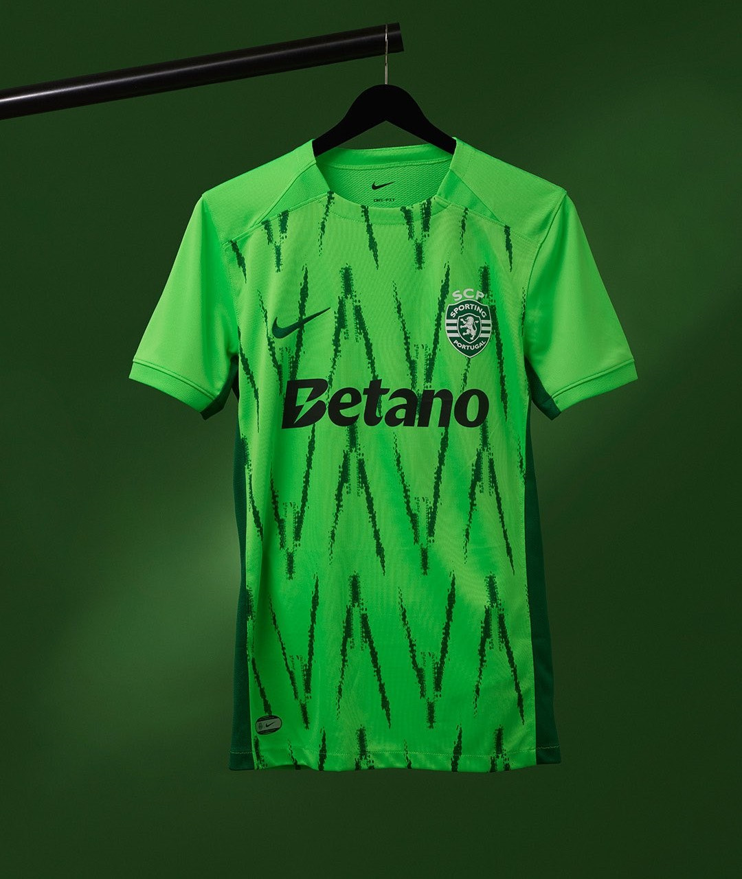 Sporting Lissabon voetbalshirt 2024-2025 eerbetoon aan Stromp en Europa Cup II