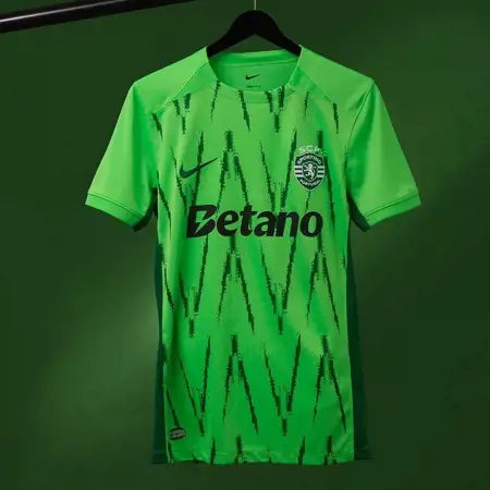 Sporting Lissabon voetbalshirt 2024-2025 eerbetoon aan Stromp en Europa Cup II