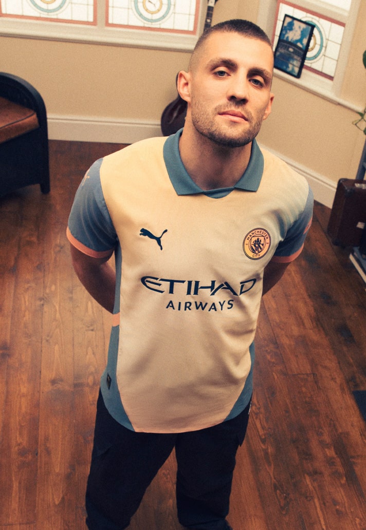 Manchester City 4e shirt 2024-2025 geïnspireerd door albumcover Definitely Maybe