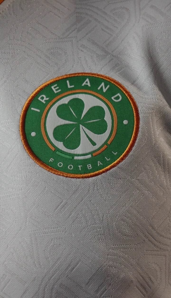 Ierland voetbalshirts 2024-2025 in teken van Keltische schildknoop!