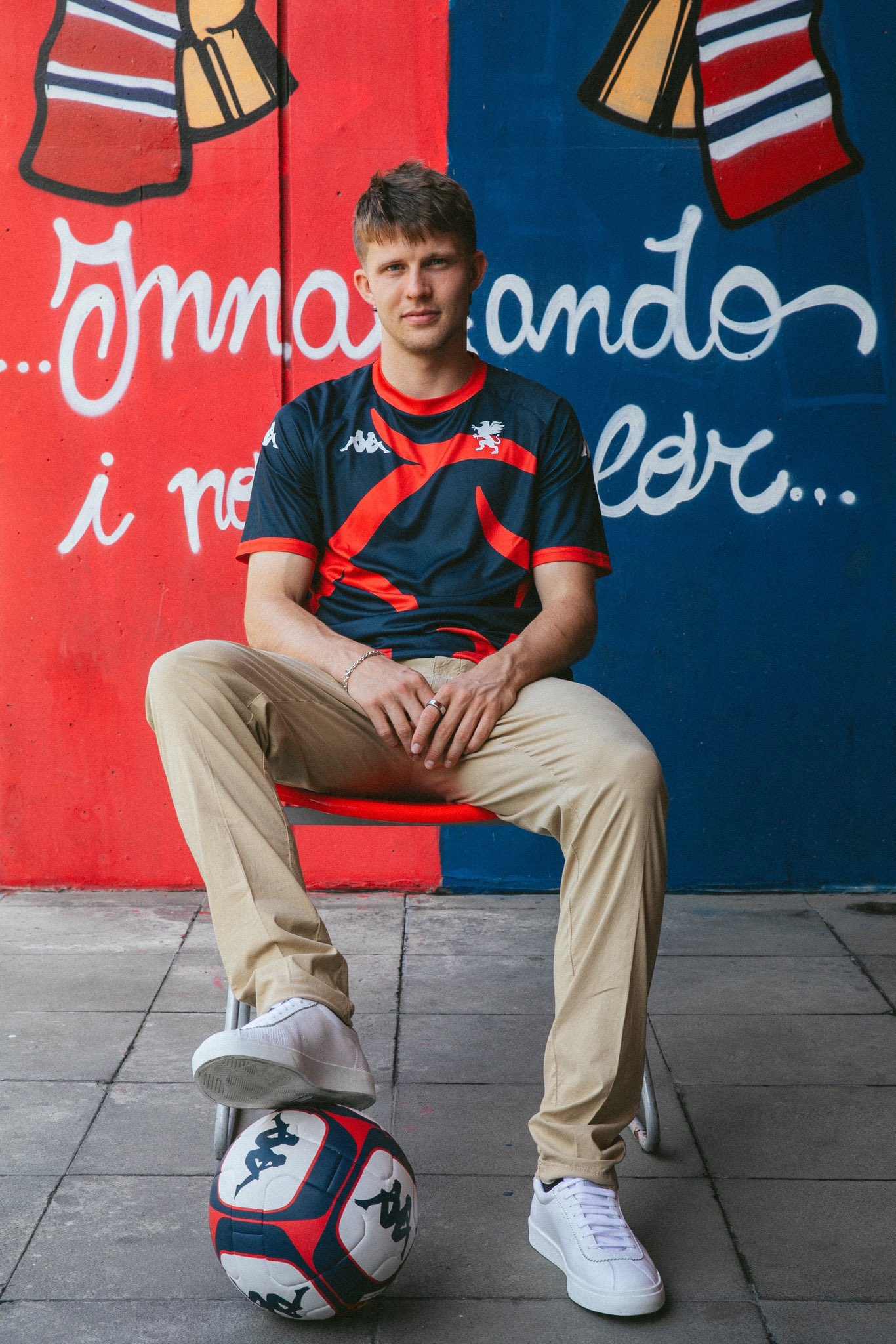 Genoa special edition warming-up shirt viert lancering documentaire