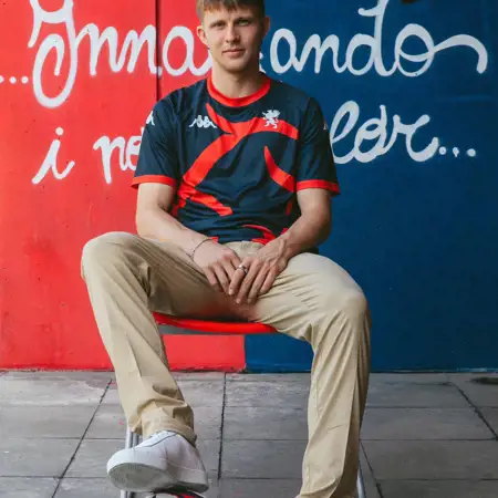 Genoa special edition warming-up shirt viert lancering documentaire