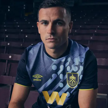 Burnley voetbalshirts 2023-2024