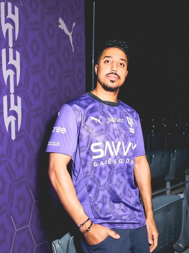 Alle Al-Hilal voetbalshirts 2024-2025 bevatten speciaal patroon