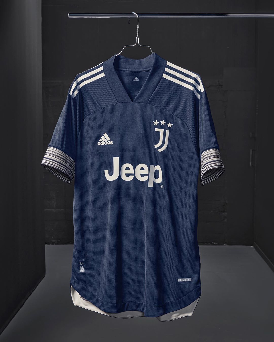 Juventus uitshirt - Voetbalshirts.com
