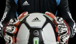 adidasmicoachvoetbal.jpg
