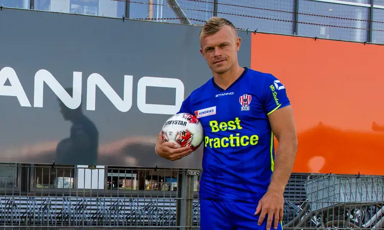 Top Oss voetbalshirts 2020-2021