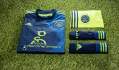 ajax-uitshirt-2014-2015.jpg