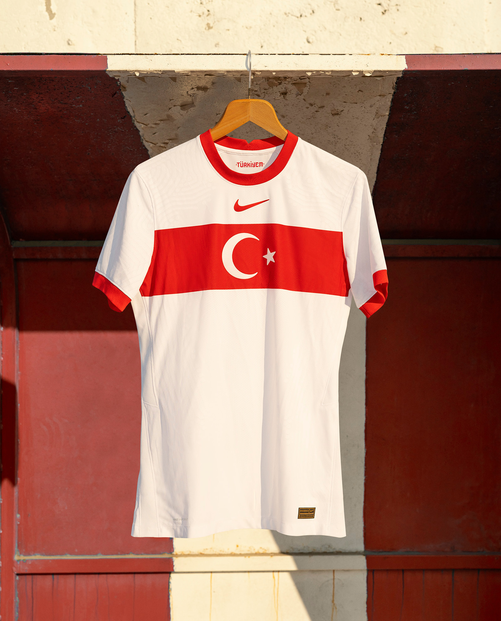 St Uitvoerder onderwijzen Turkije thuisshirt 2020-2021 - Voetbalshirts.com