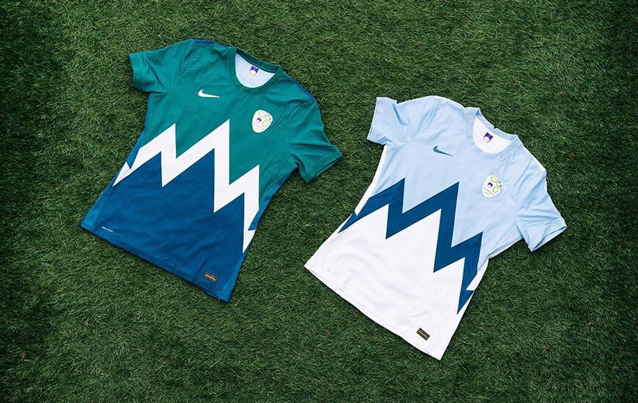 Slovenië voetbalshirts 2020-2021