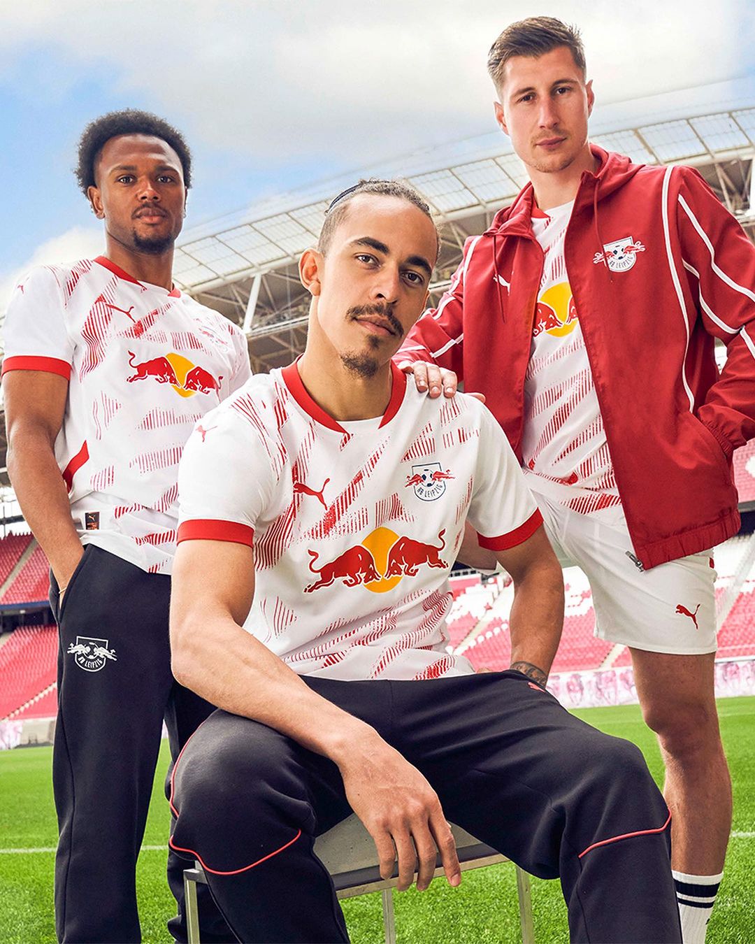 RB Leipzig voetbalshirts 2024-2025 geïnspireerd door universiteit en energie! 