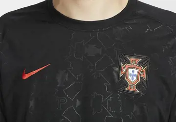 portugal-warming-up-shirt-2020-21.jpg