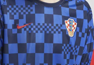kroatie-warming-up-shirt-2020-2021-b.jpg