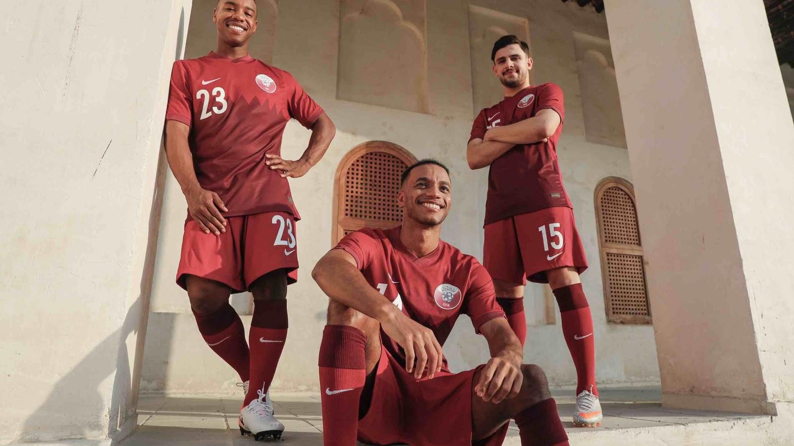 qatar-voetbalshirts-2020-21.jpg