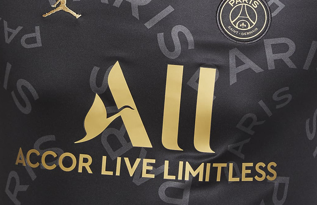 paris-saint-germain-trainingsshirt-jordan.jpg