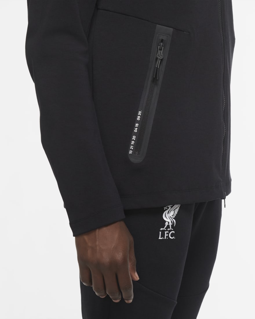 Detail Liverpool FC tech fleece pak 2020-2021