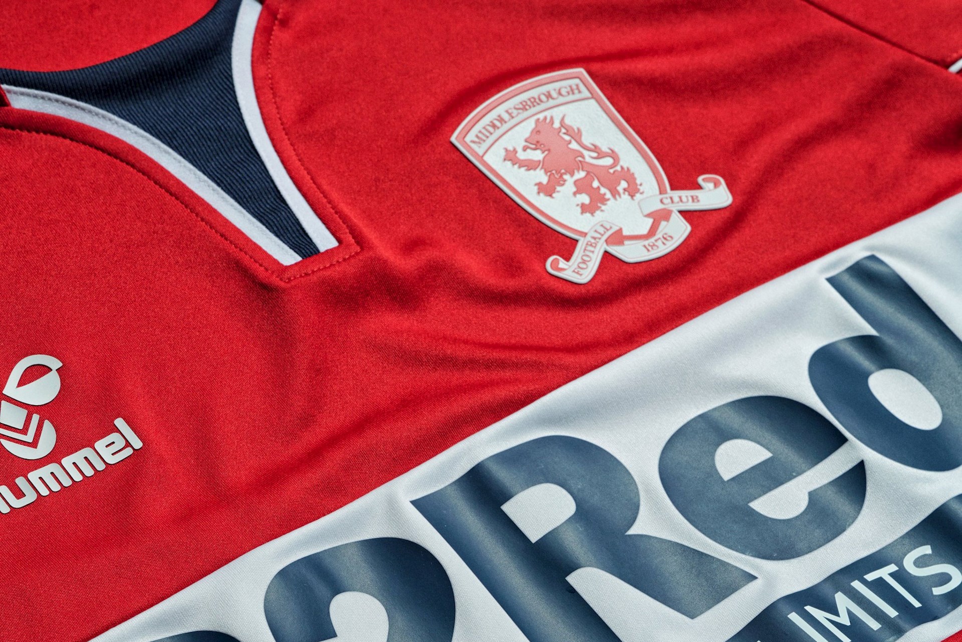 middlesbrough-voetbalshirts-2020-2021.jpg