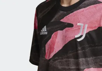 roze-juventus-training-shirt-2021.jpg