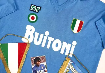 napoli-maradona-voetbalshirt.jpg